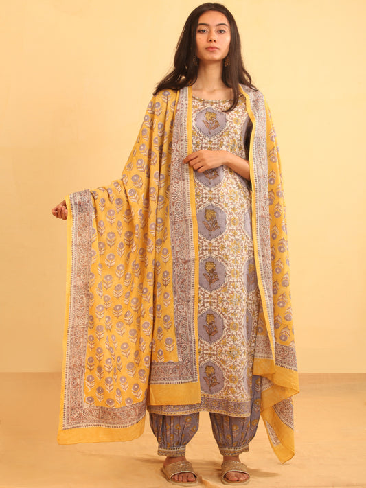 Rutba Faghir - Set of Kurta Pants & Dupatta - KS08A2599D