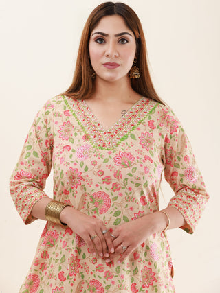 Umang Rutba Set Of Kurta Pants Dupatta