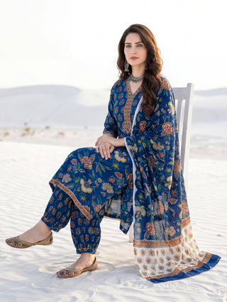 Gazal Sonam Set Of Kurta Pants Dupatta