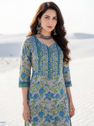 Aina Chitra Set Of Kurta Pants Dupatta