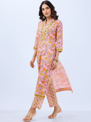 Aina Fiza Set Of Straight Kurta Pants Kota Dupatta