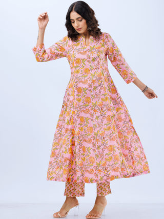 Aina Samah Kali Kurta