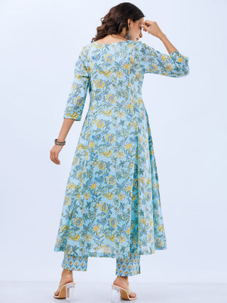 Aina Nagma Set Of Kali Kurta Pants Dupatta