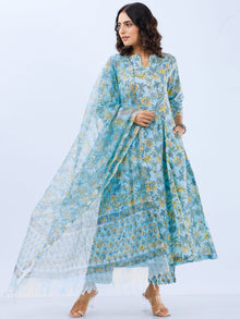 Aina Nagma Set Of Kali Kurta Pants Dupatta
