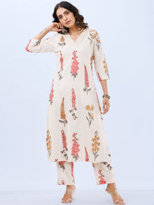 Aina Beena Kurta