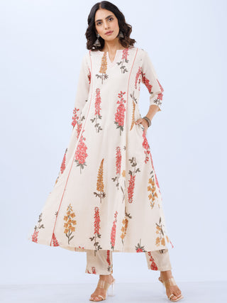 Aina Noor Set Of Kali Kurta Pants Dupatta