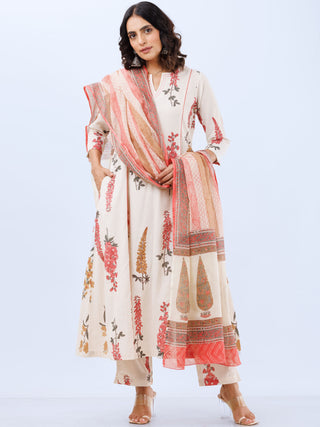 Aina Noor Set Of Kali Kurta Pants Dupatta