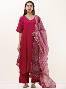 Roz Falak Set Of Kurta Pants Kota Dupatta
