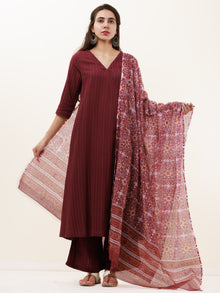 Roz Fagun Set Of Kurta Pants Kota Dupatta