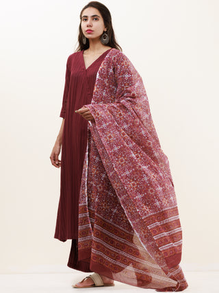 Roz Fagun Set Of Kurta Pants Kota Dupatta