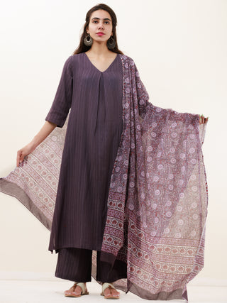 Roz Aanchal Set Of Kurta Pants Kota Dupatta
