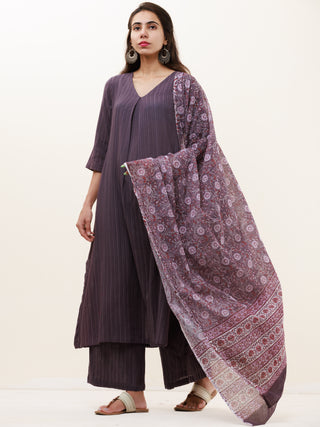 Roz Aanchal Set Of Kurta Pants Kota Dupatta