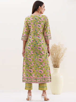 Utsav Saimara Set Of Kurta Pants Dupatta