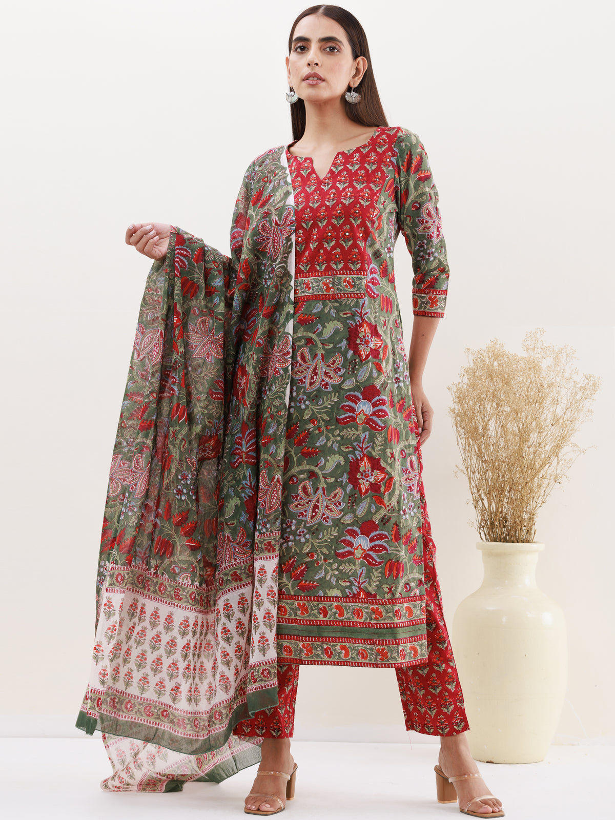 Jashn Kashish Set Of Kurta Pants Dupatta