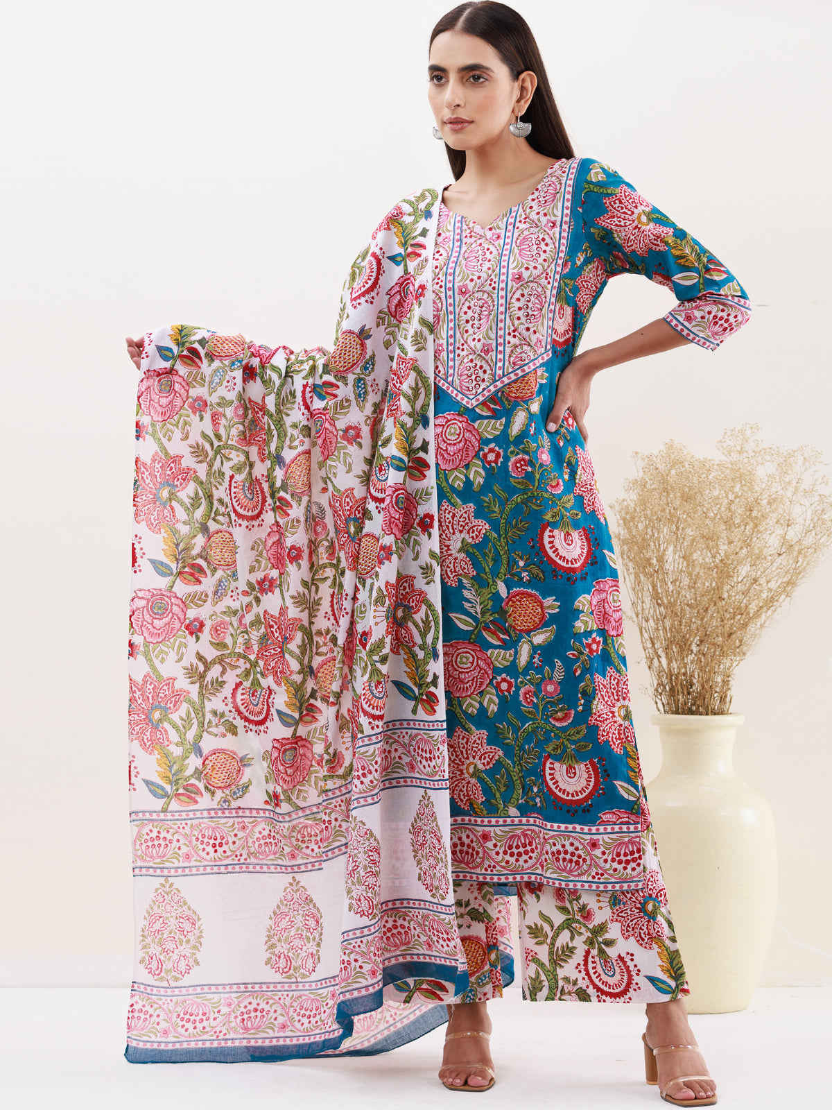 Rozana Fiza Set Of Kurta Palazzo Dupatta