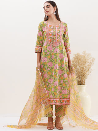 Rozana Upasana Set Of Kurta Pants Kota Doria Dupatta