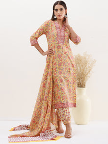 Rozana Mohak Set Of Kurta Salwar Pants Dupatta