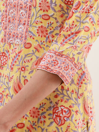 Rozana Mohak Set Of Kurta Salwar Pants Dupatta