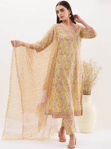 Rozana Mehreen Set Of Kurta Pants Kota Doria Dupatta