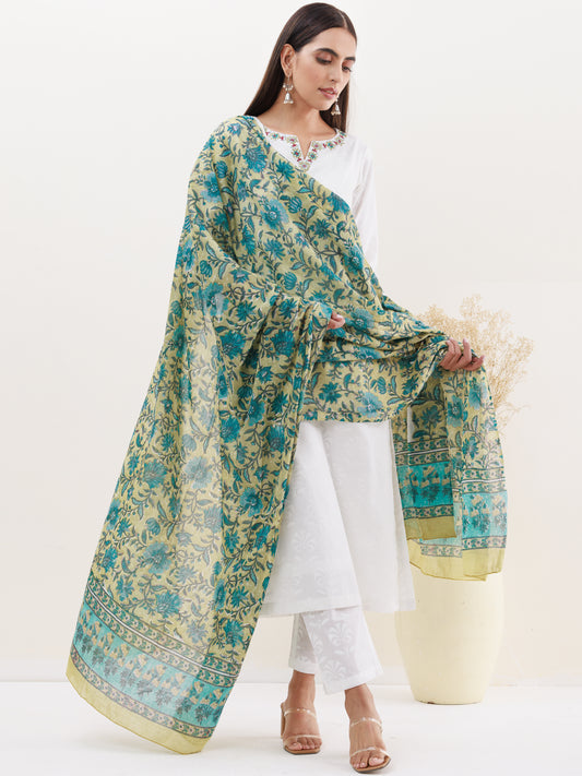 Gulmarg Midha Set Of Kurta Pants Dupatta