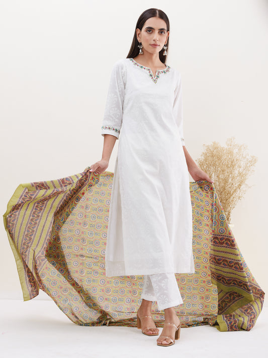 Gulmarg Pari Set Of Kurta Pants Dupatta