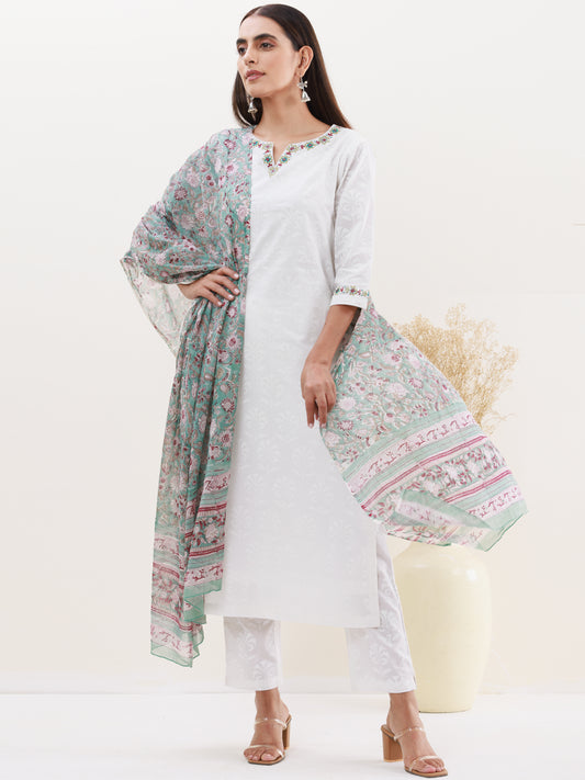 Gulmarg Rutba Set Of Kurta Pants Dupatta