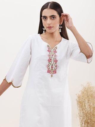 Gulmarg Saima Set Of Kurta Pants Dupatta