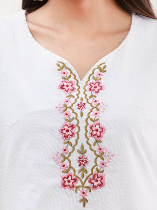 Gulmarg Nisha Set Of Kurta Pants Dupatta