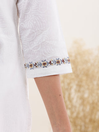 Gulmarg Pakija Set Of Kurta & Pants