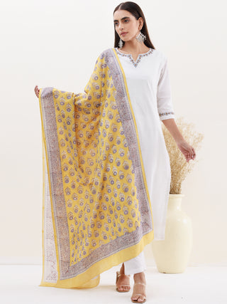 Gulmarg Pakija Set Of Kurta Pants Dupatta