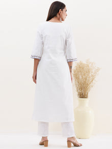 Gulmarg Diksha Set Of Kurta & Pants