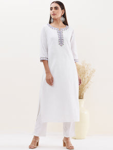 Gulmarg Diksha Set Of Kurta & Pants