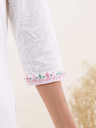 Gulmarg Nutan Set Of Kurta Pants Dupatta