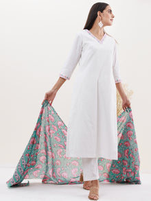 Gulmarg Nutan Set Of Kurta Pants Dupatta