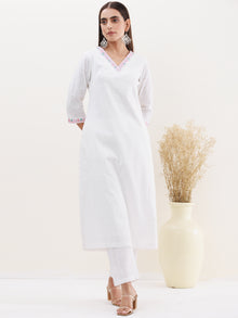 Gulmarg Manal Set Of Kurta & Pants