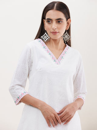 Gulmarg Manal Set Of Kurta Pants Dupatta