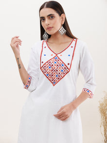 Gulmarg Sania Set Of Kurta & Pants