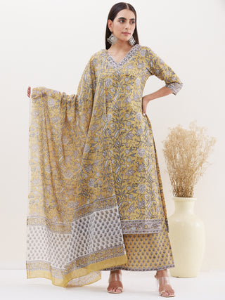 Utsav Sameera Set Of Kurta Palazzo Dupatta