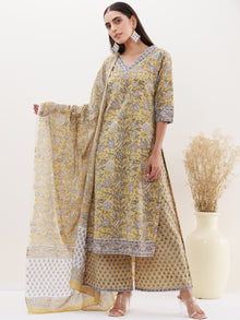 Utsav Sameera Set Of Kurta Palazzo Dupatta