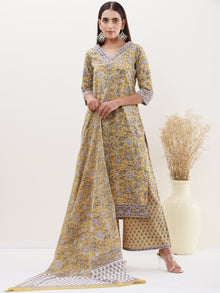 Utsav Sameera Set Of Kurta Palazzo Dupatta