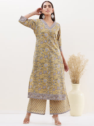 Utsav Sameera Set Of Kurta Palazzo Dupatta
