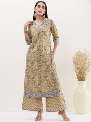 Utsav Sameera Set Of Kurta Palazzo Dupatta