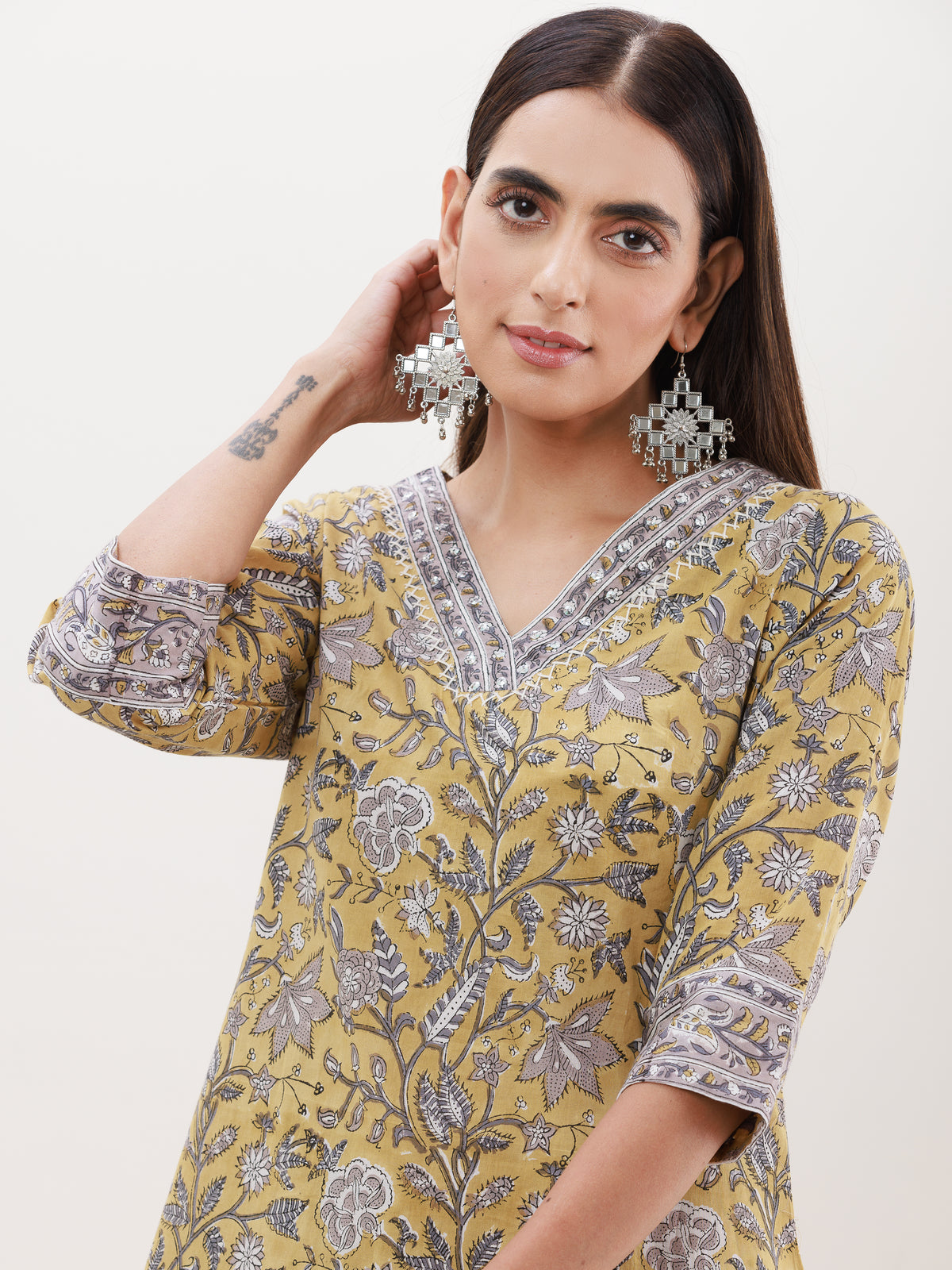 Utsav Sameera Kurta