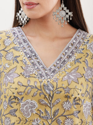 Utsav Sameera Set Of Kurta Palazzo Dupatta