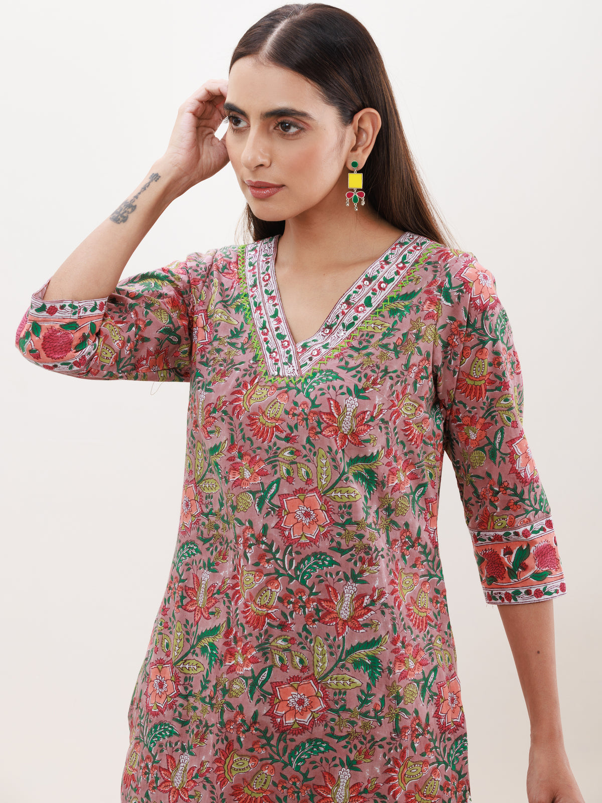 Gazal Falak Straight Kurta