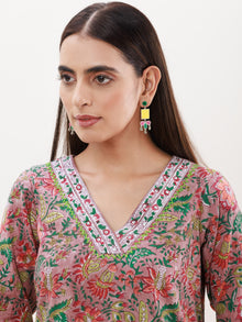 Gazal Falak Straight Kurta