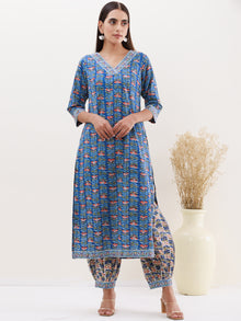 Gazal Nazmil Straight Kurta