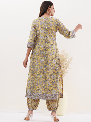 Utsav Naina Set Of Kurta Afghani Pants Dupatta