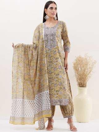 Utsav Naina Set Of Kurta Afghani Pants Dupatta