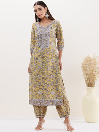 Utsav Naina Set Of Kurta Afghani Pants Dupatta